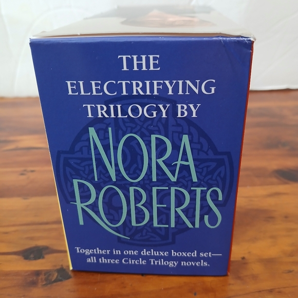Nora Roberts Box Set The Circle Trilogy - Picture 6 of 7